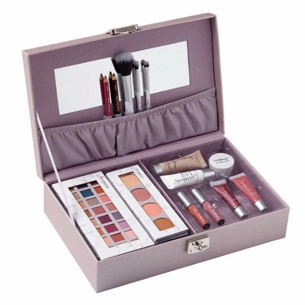 NEW- ULTA Be Beautiful Make Up Box